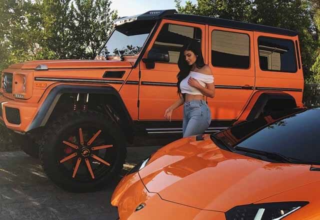 Kylie Jenner matches her Mercedes G55 with Lamborghini Aventador